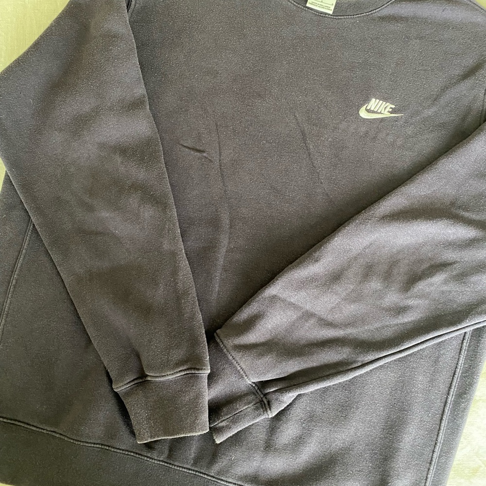 Nike Men's Plum/purple sweatshirt Large